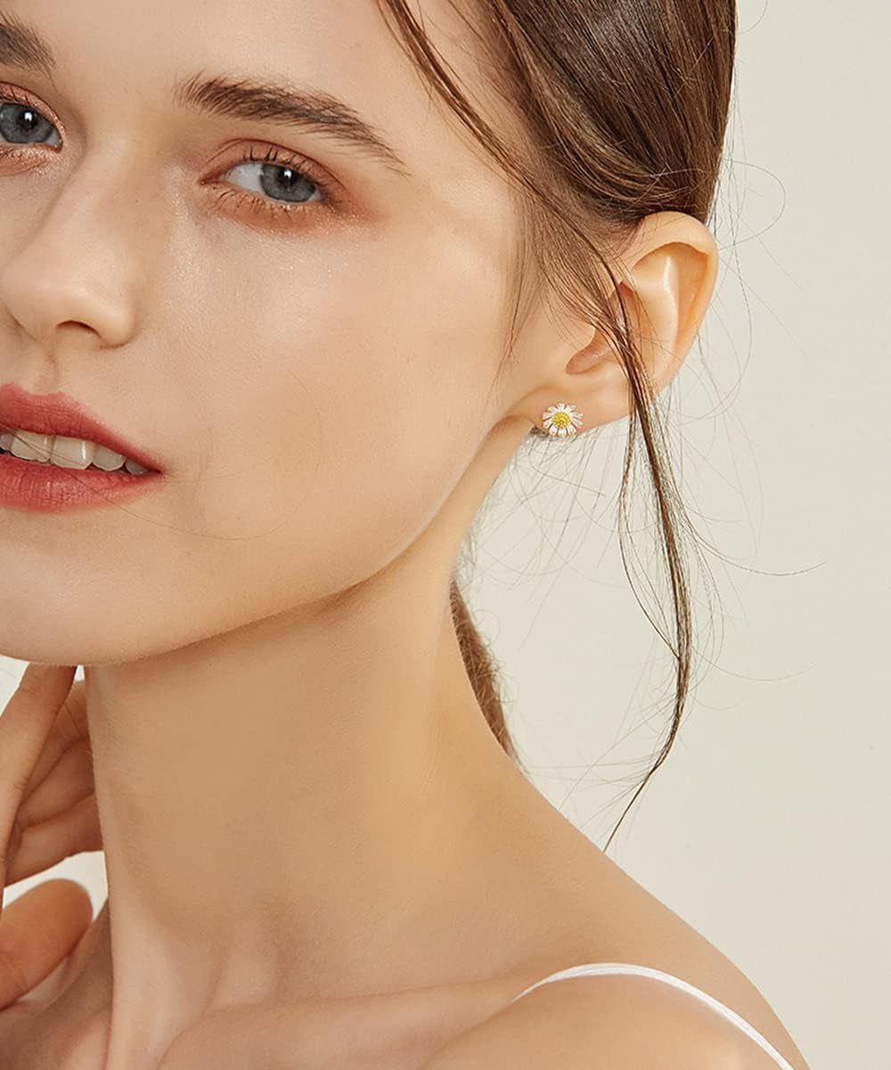 18G Cute Daisy Flower Cartilage Stud Earrings Sterling Silver for Women Girls Dainty Helix Tragus Earring Labret Studs Barbell Screw Back Ear Piercing Jewelry Gifts Hypoallergenic BFF, Metal, New